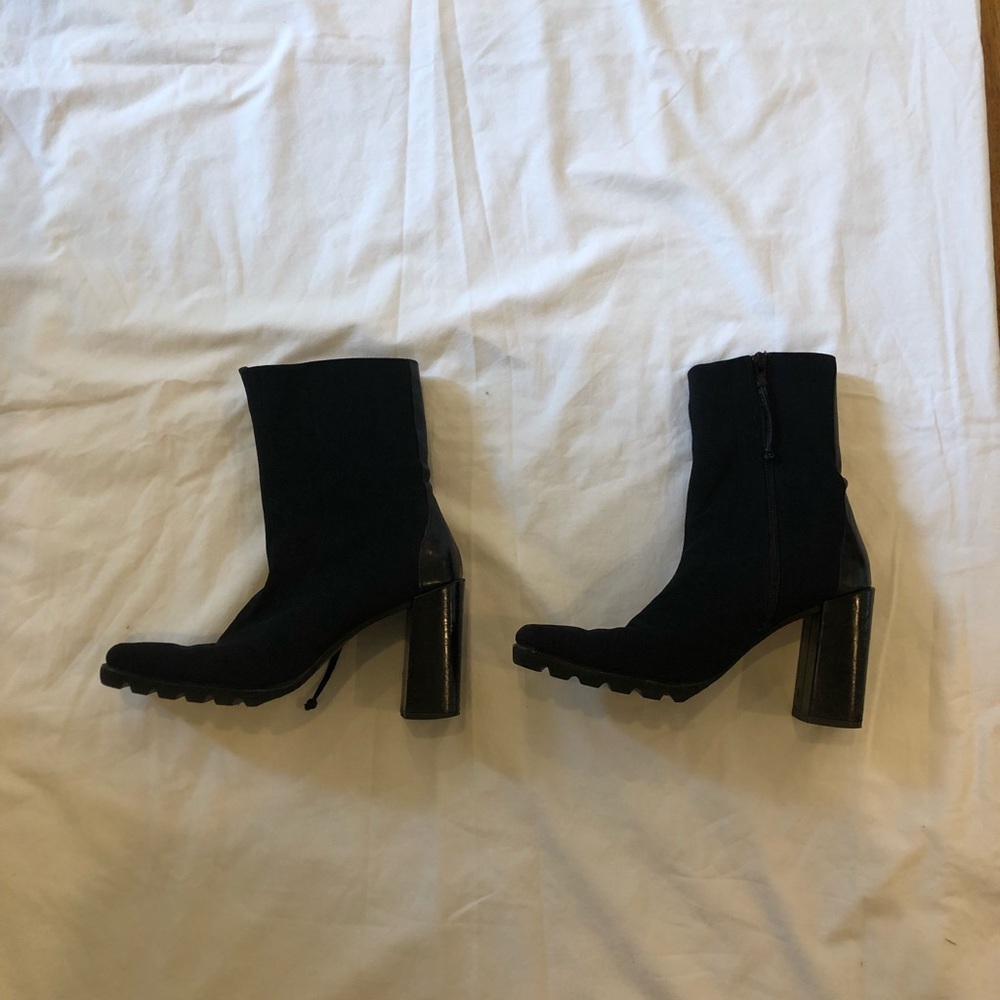 Y’all black boots with a 3-4 in heel